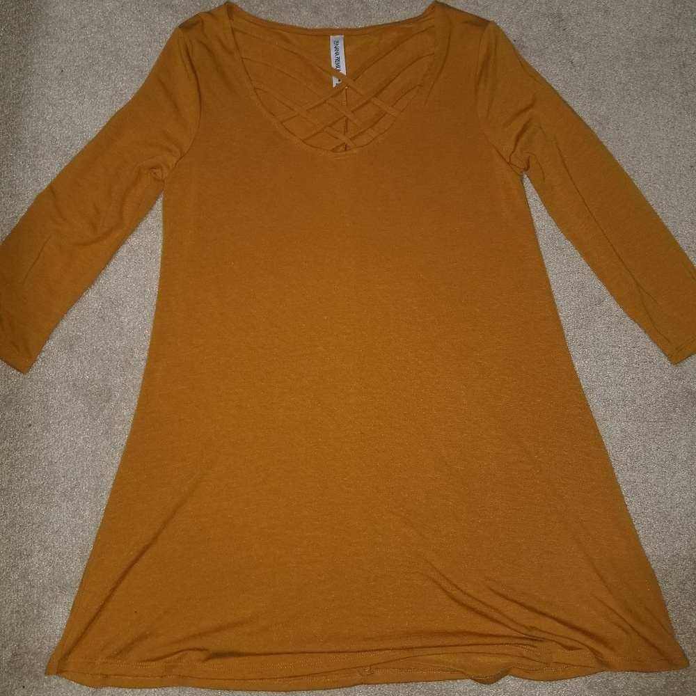 Mustard boutique top